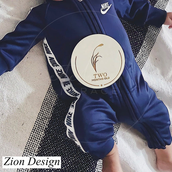 Birth Announcement Round | Nursery Round